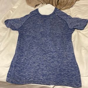 Blue LuLulemon athletic shirt